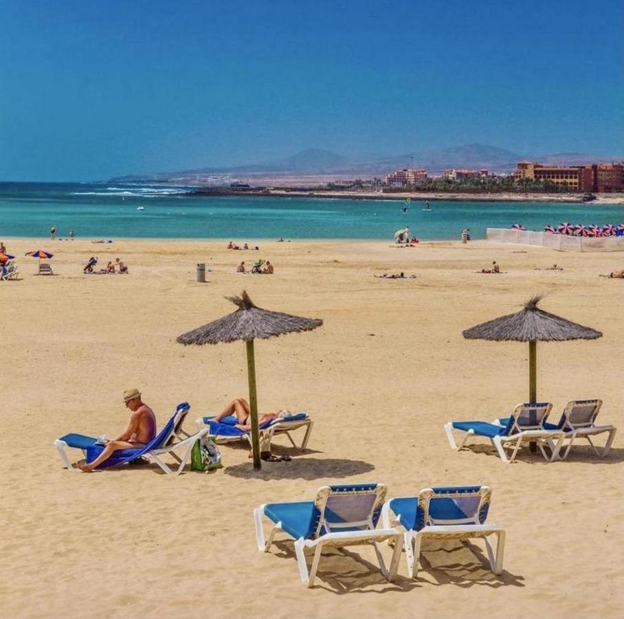 Green View Luxury Appartment In New Complex Pueblo Majorero Next To Golf Course 5 Min Walk From The Beach And Atlantico Shopping Centre In Caleta De Fuste Next To Cassino And Elba Sara Hotel 2 Bedrooms 2 Bathrooms Huge Terace! 外观 照片